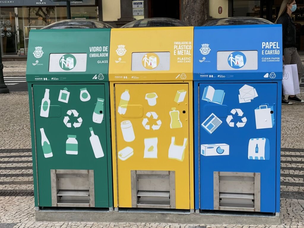 solar powered britebin™ compacting bin trash can litter galway city